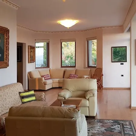 #ioniahouse Surrel 티라나