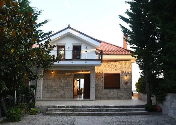 Villa #ioniahouse Surrel