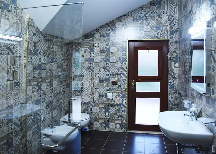 Willa #ioniahouse Surrel *